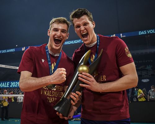United Volleys Pokalsieger mit zwei Junioren