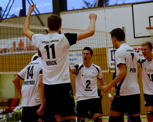 Volleyball-Internat Frankfurt: Vier gute Sätze und der erste Punkt